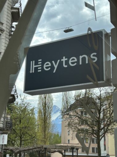Enseigne drapeau Heytens Lucerne